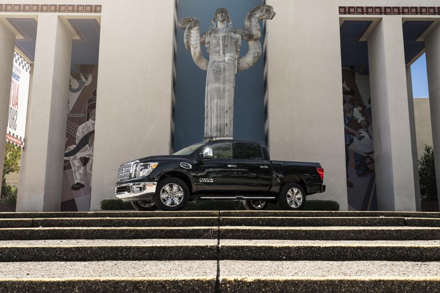  Nissan Texas Titan Crew Cab 2016 года  (фото 5 из 20)